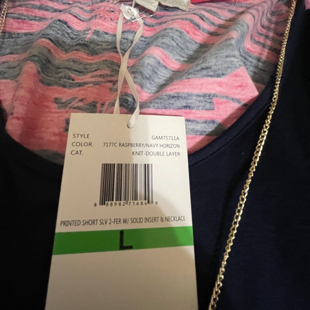 Carolyn Taylor Printed Short Sleeve W/ 2 Fer Solid Insert Top & Necklace… - Picture 13 of 14